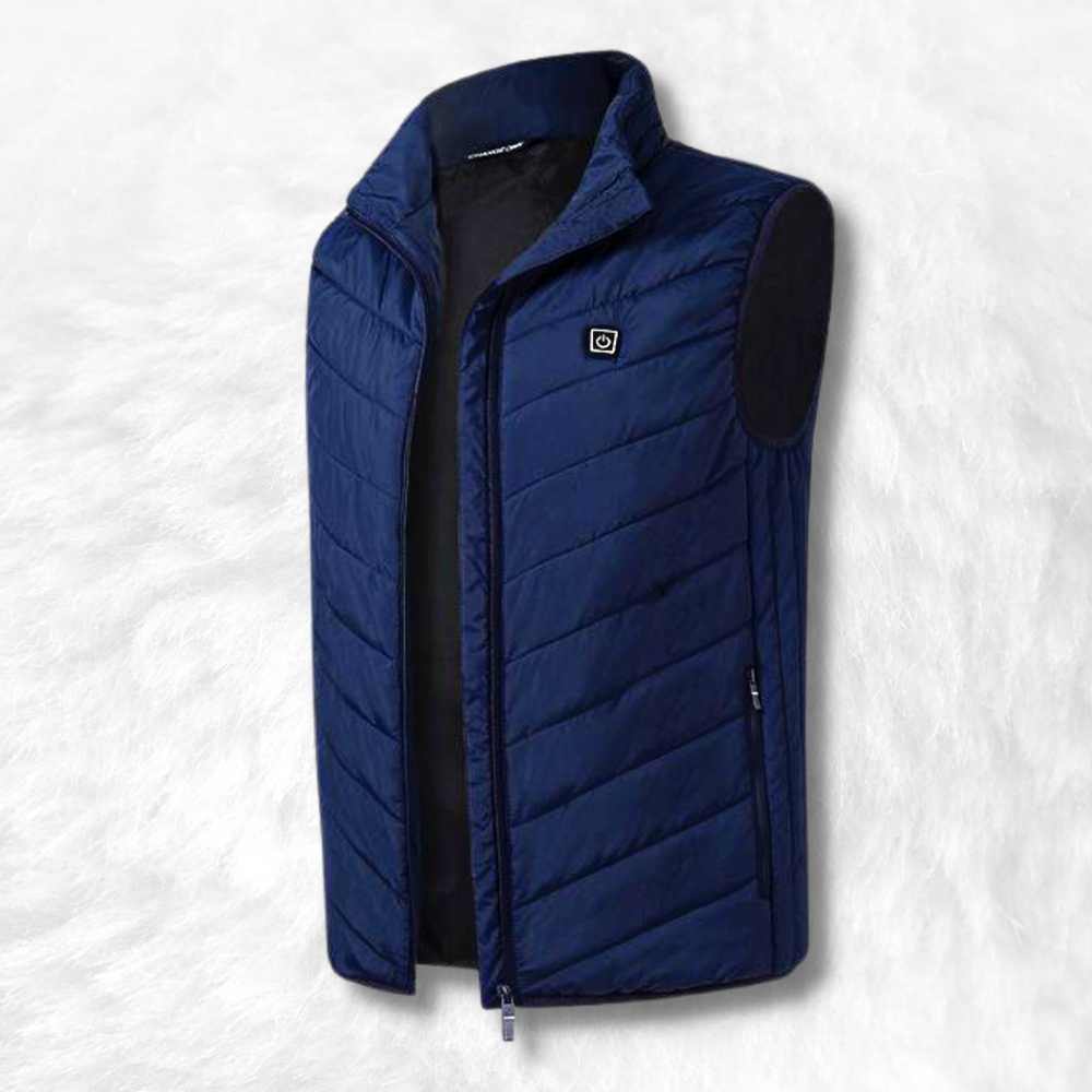 Homme portant une veste chauffante moto noire vue de face